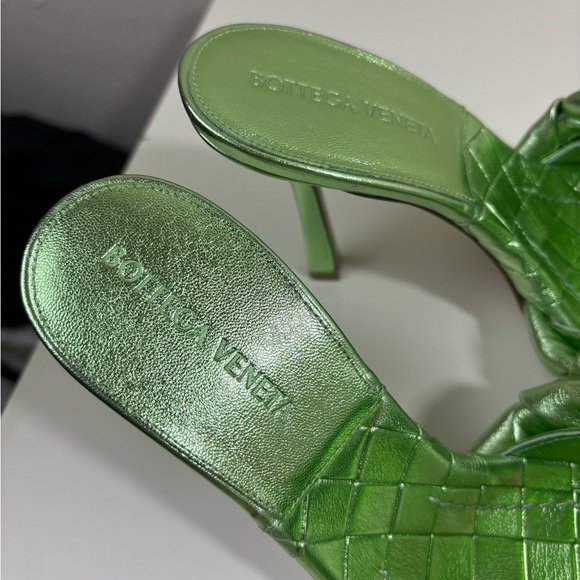 Bottega Veneta Lido Leather Mules Sandals